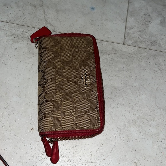 COACH purse and matching wallet. Classic. - Picture 7 of 11